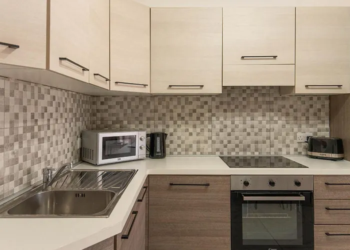 Wonderful Sunny Apartment St. Paul's Bay